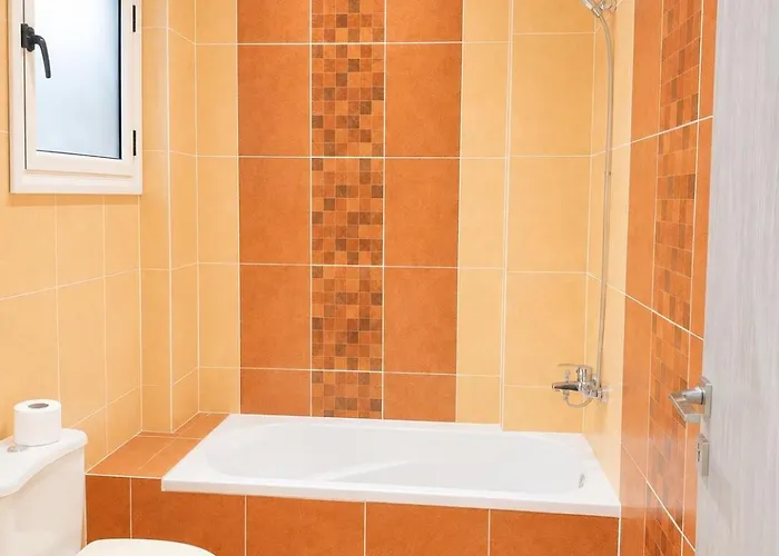 Spacious 3-bedroom 2-min Walk To Dream Apartment *